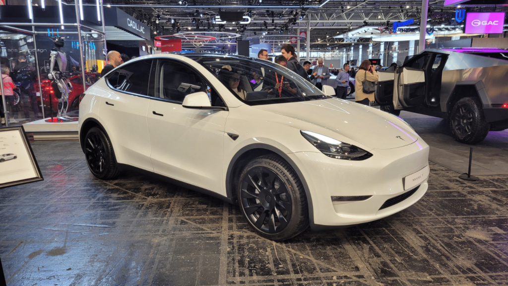 Tesla Model Y 7 places présenté au Mondial de Paris 2024