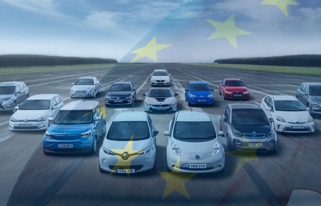 Véhicules électriques et drapeau de l'Union européenne, illustrant les politiques de soutien à l'électrification